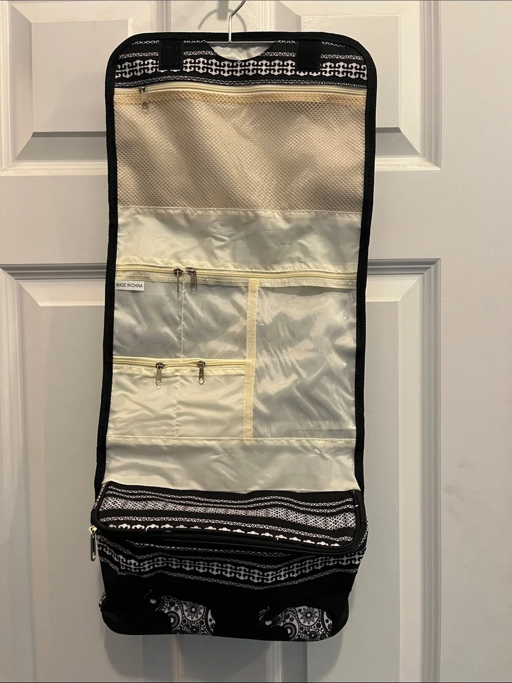 Travel case for jewelry or makeup